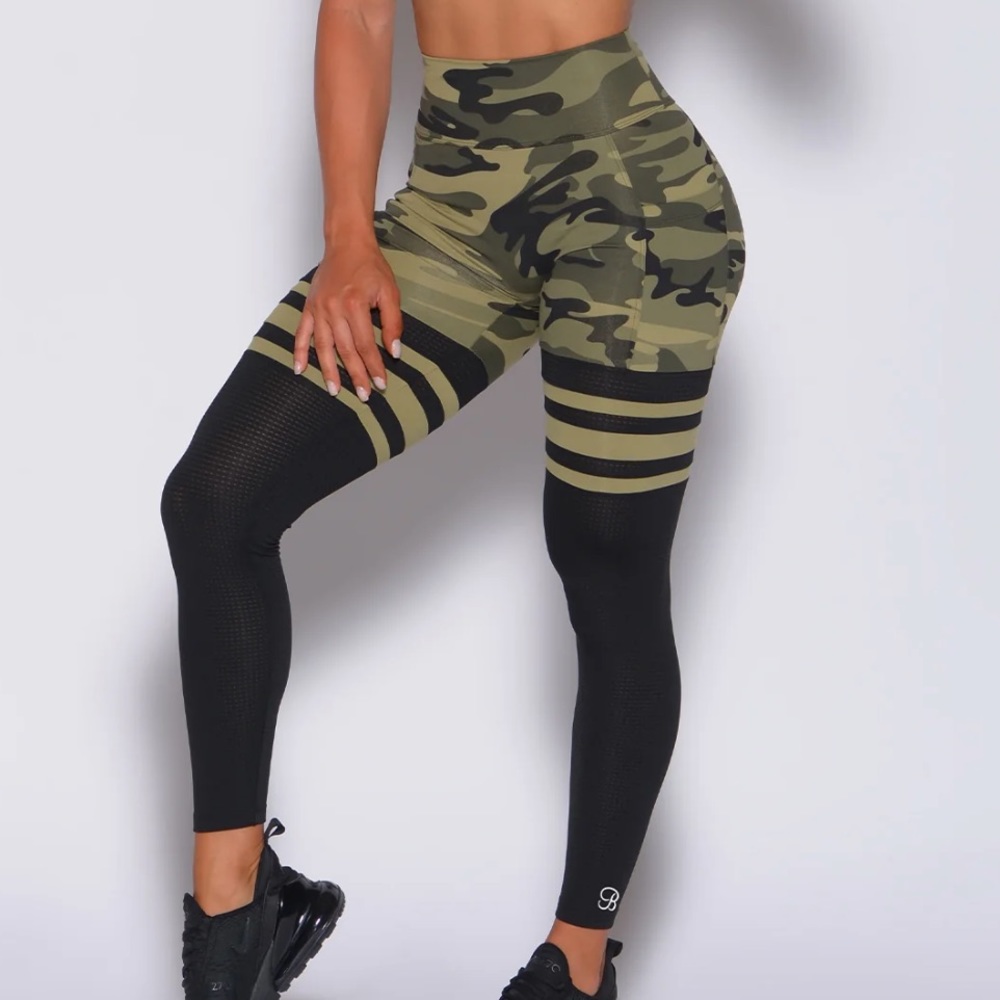 Bombshell camo leggings